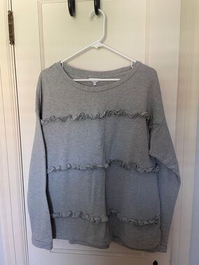 crown & ivy Light Gray Crewneck Sweatshirt